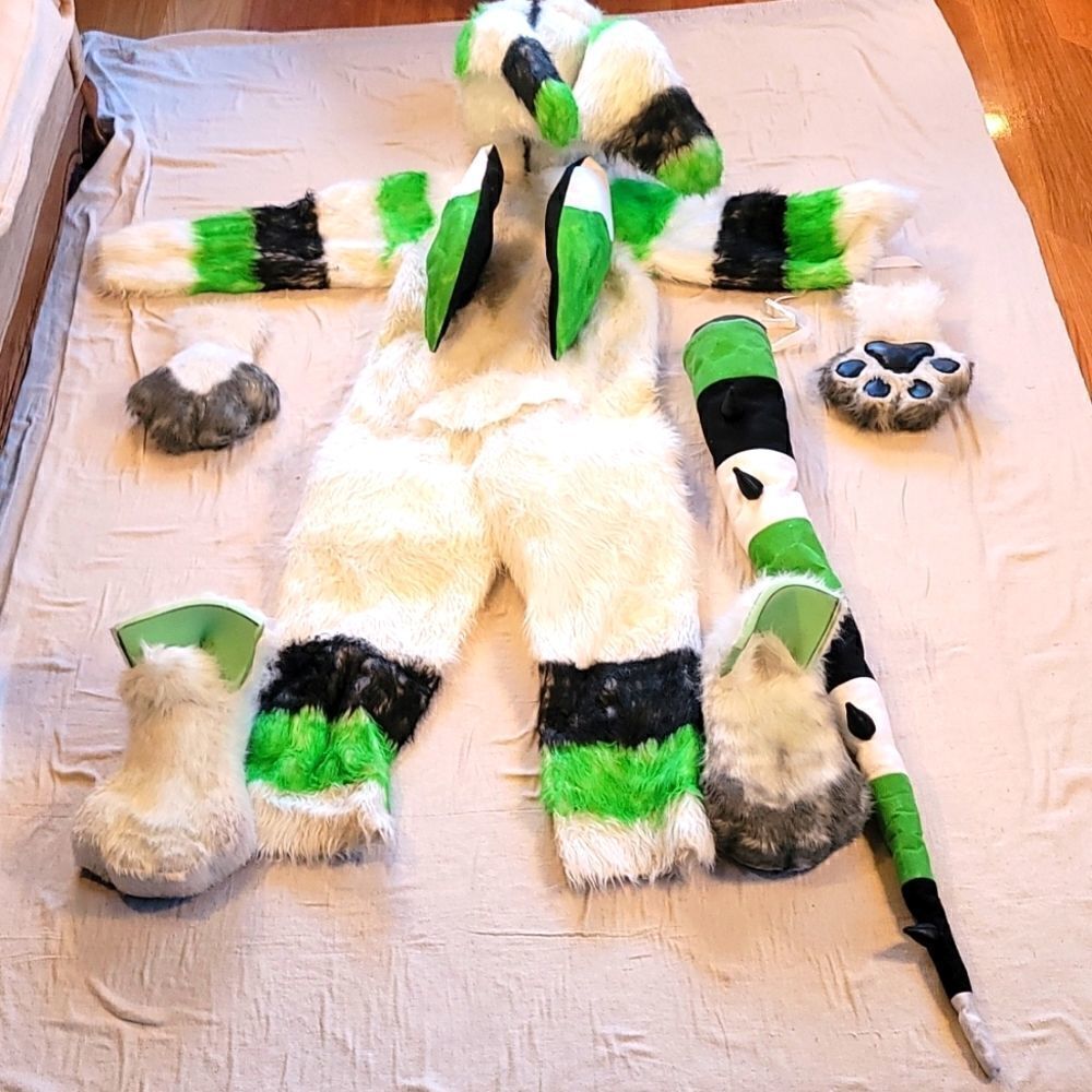 Custom Furry/Cosplay Costume - Picture 4 of 16